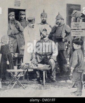 La didascalia originale della foto ripresa dal Berliner Illustrrten Zeitung (giornale illustrato di Berlino) del 1915 recita 'laboratorio dentistico sul campo.' Fotoarchiv für Zeitgeschichtee - NESSUN SERVIZIO DI CABLAGGIO Foto Stock