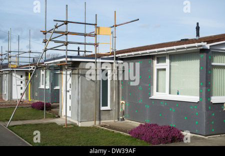 Prefabbricati isolanti, bungalow prefabbricati costruiti costruiti nel 1947 a Billingham, Cleveland, Inghilterra, Regno Unito Foto Stock