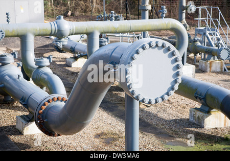 Tubi di metallo a griglia nazionale impianto gas al Langham, Essex, Inghilterra Foto Stock