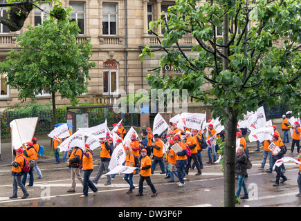 marcia tabacchi contro le nuove tasse il 2013 maggio Strasburgo Alsazia Francia Europa Foto Stock