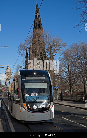 Tram di Edimburgo Princes Street Scotland Regno Unito Foto Stock