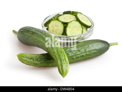 Cetriolo affettato isolato su bianco Foto Stock