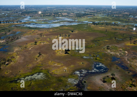 Vedute aeree da Camp Savute Elephant Camp da Orient Express in Botswna in Chobe National Park e Camp Camp Eagle Island Camp Foto Stock