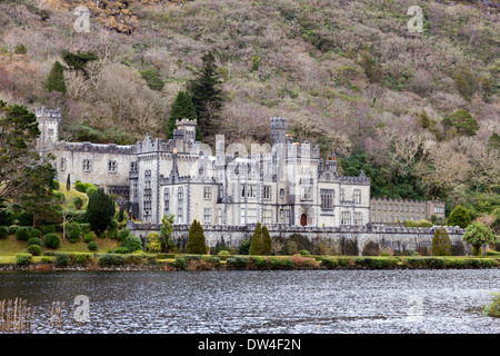 Kylemore Abbey in Connemara, nella contea di Galway, Irlanda Foto Stock