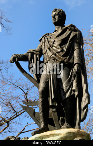 Londra, Inghilterra, Regno Unito. Statua (1809; Sir Richard Westmacott) di Francesco Russell (1765-1802; quinto Duca di Bedford, uomo politico whig) Foto Stock