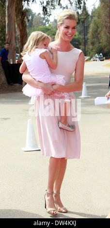 Rebecca Romijn, Dolly Rebecca Rose O'Connell terzo annuale di Veuve Clicquot Polo Classic - Fuori gli arrivi al Will Rogers State Historic Park Pacific Palisades, California - 06.10.12 con: Rebecca Romijn, Dolly Rebecca Rose O'Connell dove: Pacific Pal Foto Stock