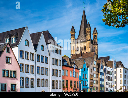 Colonia, Germania cityscape sul fiume Reno. Foto Stock