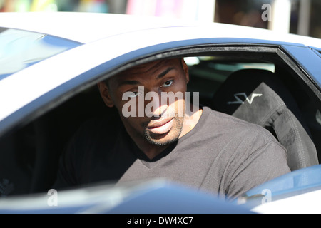 LA Laker, Ron Artest lascia Toast Bakery in West Hollywood dopo pranzo. Ron è indossando un signor rosa bevanda energetica T-shirt e siamo andati al ristorante nella sua Lamborghini. Los Angeles, California - 08.10.12 Dove: Stati Uniti quando: 08 Ott 2012 Foto Stock