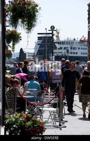 Stornoway centro città e traghetto Foto Stock