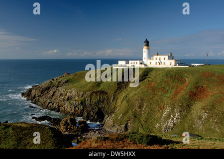 Killantringan Lighthouse vicino a Portpatrick, Dumfries and Galloway Foto Stock