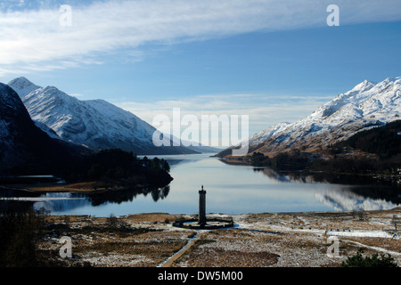 Il monumento di Glenfinnan e Loch Shiel, Glenfinnan, Lochaber Foto Stock
