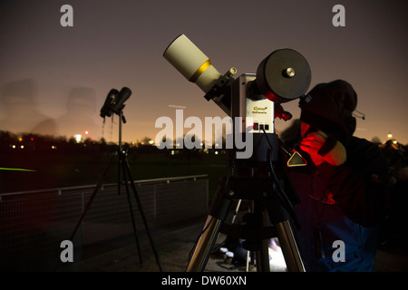 Baker Street astronomi irregolare incontro per astronomia amatoriale astronomia in Regents Park nel centro di Londra, Regno Unito. Foto Stock