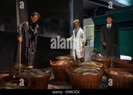 Diorama che mostra l'asta del pesce nel mercato del pesce al lungomare marittimo del Parco a Tema di Zeebrugge, Belgio Foto Stock