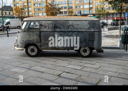 Vecchio brutto vintage vw combi Volkswagen van Foto Stock