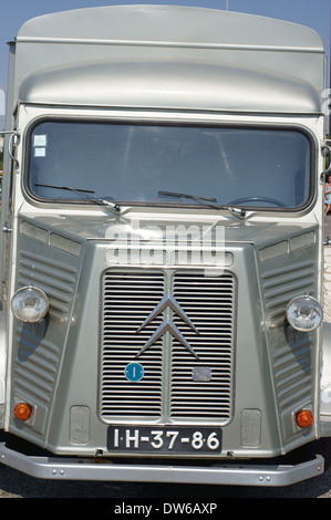 Vecchia Citroen HY van Lisbona Portogallo Foto Stock