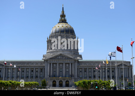 San Francisco city hall plaza la costruzione di edifici governativi storica pietra miliare della storia del turismo della California negli Stati Uniti Foto Stock