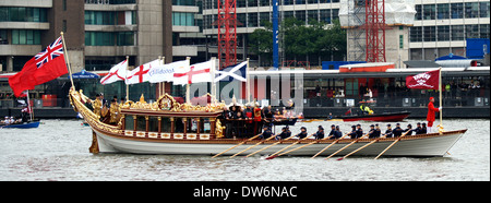 Vincenzo British Royal Barge durante il Thames Diamond Jubilee Pageant Foto Stock