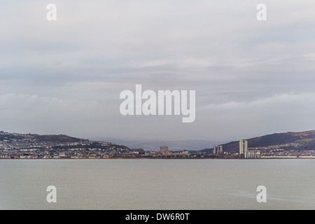 Swansea skyline visto da Mumbles Head, Galles Foto Stock