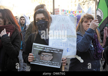 Londra, Regno Unito. 1 marzo 2014. In tutto il mondo marzo contro la corruzione Credito: JOHNNY ARMSTEAD/Alamy Live News Foto Stock