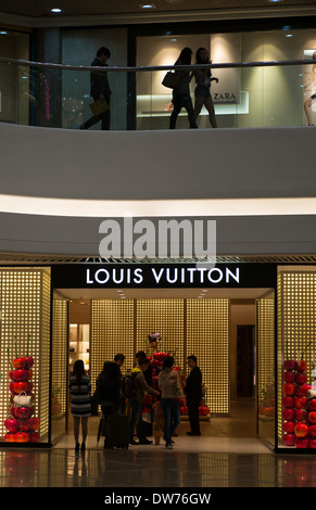 La Louis Vuitton shop nel centro commerciale times square in Causeway Bay. Foto Stock