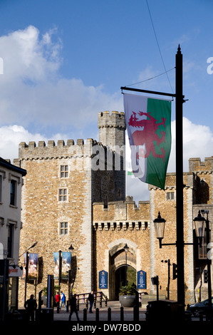 Ingresso principale al Castello di Cardiff, Cardiff, Galles. Foto Stock