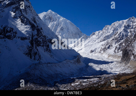 Il Manaslu Nord picco, Himalaya gamma, Nepal. Foto Stock