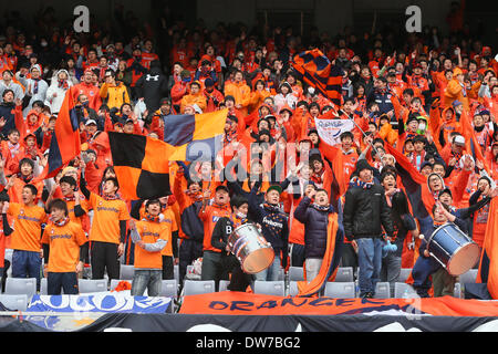 Nissan Stadium, Kanagawa, Giappone. 2 Mar 2014. Omiya Ardija ventole, 2 marzo 2014 - Calcio /Soccer : 2014 J.League Division 1 tra Yokohama f Marinos 2-0 Omiya Ardija al Nissan Stadium, Kanagawa, Giappone. © YUTAKA AFLO/sport/Alamy Live News Foto Stock