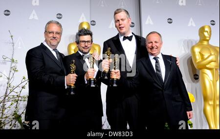 Skip Lievsay, Niv Adiri, Christopher Benstead, Chris Munro in sala stampa per la 86annuale di Academy Awards - Press Room - Gli Oscar 2014, Dolby Theatre a Hollywood e Highland Center, Los Angeles, CA il 2 marzo 2014. Foto di: Elizabeth Goodenough/Everett Collection Foto Stock