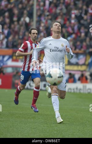 Madrid, Spagna. 2 Mar 2014. Cristiano Ronaldo giocatore del Real Madrid durante una spagnola La Liga partita di calcio tra Atlético de Madrid e il Real Madrid nel Vicente Calderón Stadium in Spagna a Madrid, domenica 2 marzo, 2014. Credito: Oscar Gonzalez/NurPhoto/ZUMAPRESS.com/Alamy Live News Foto Stock