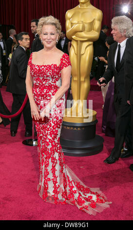 BETTE MIDLER 86TH Annuale ACADEMY AWARDS red carpet LOS ANGELES STATI UNITI D'AMERICA 02 Marzo 2014 Foto Stock
