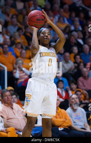 Knoxville, TN, Stati Uniti d'America. 2 Mar 2014. Marzo 2, 2014:Giordania Reynolds #0 del Tennessee Lady Volunteers Spara la palla durante il NCAA pallacanestro tra la University of Tennessee Lady Vols e il South Carolina Gamecocks a Thompson-Boling Arena di Knoxville, TN © csm/Alamy Live News Foto Stock