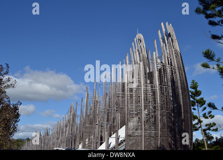 La moderna architettura di Jean-Marie Tjibaou Cultural Center, specializzata nella cultura Kanak, Noumea, Nuova Caledonia, Sud Pacifico Foto Stock