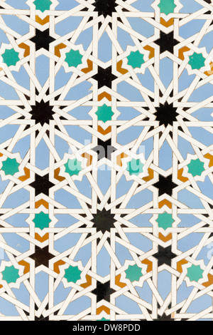 Spagna Andalusia Siviglia piastrelle che decorano patio de las Doncellas all'interno del Real Alcazar. Foto Stock