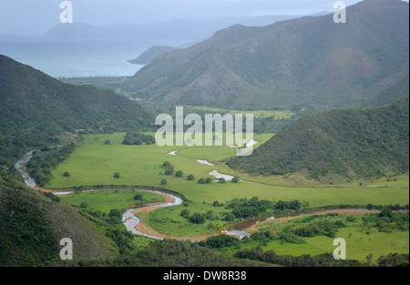 Vista della valle Kouaoua e Kouaoua Bay, Nuova Caledonia, Sud Pacifico Foto Stock