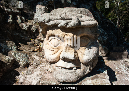 Una scultura a Ruinas de Copán parco archeologico in Honduras Foto Stock