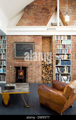 Studio di Brighton House, Brighton, Regno Unito. Architetto: Richard DELTA NAT GAS Design., 2014. Vista in dettaglio di un artista studio. Foto Stock