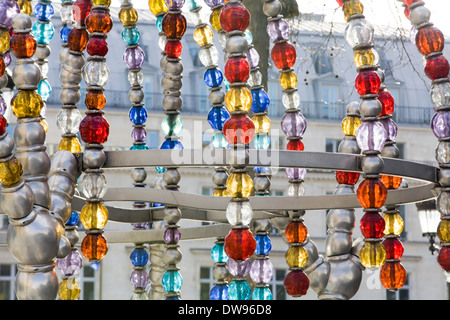 Otoniel opera di artista sul Louvre stazione della metropolitana Palais royal "Kiosque des noctambules' Chiosco della notte degli scuotipaglia Foto Stock