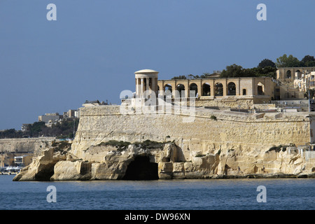 Assedio Bell Memorial, per commemorare le vittime della Seconda Guerra Mondiale, La Valletta, Malta Foto Stock