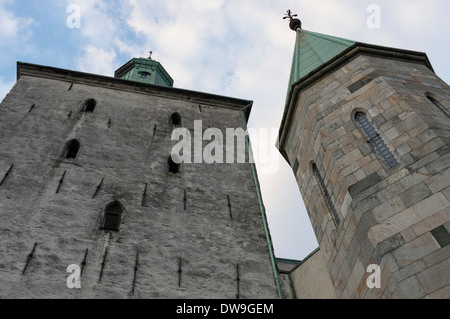 Una vista della chiesa cattedrale di Bergen in Norvegia Foto Stock