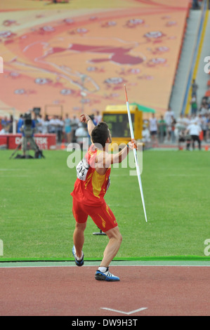 Atleta prende parte al giavellotto durante il 2013 la IAAF Junior World Championships su 12-14 luglio, 2013 a Donetsk, Ucraina Foto Stock