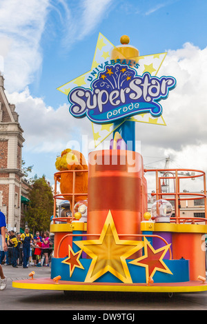 SuperStar Parade galleggiante presso gli Universal Studios, il parco a tema di Orlando, Florida Foto Stock