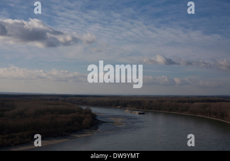 Barcone sul fiume Danubio a frontiere austriaco e slovacco, Devin, Slovacchia Foto Stock