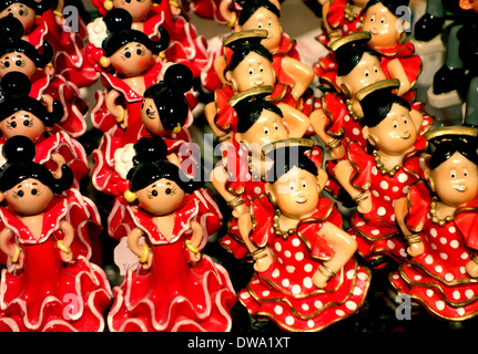 Figure di flamenco in vendita a Madrid souvenir shop, Spagna Foto Stock