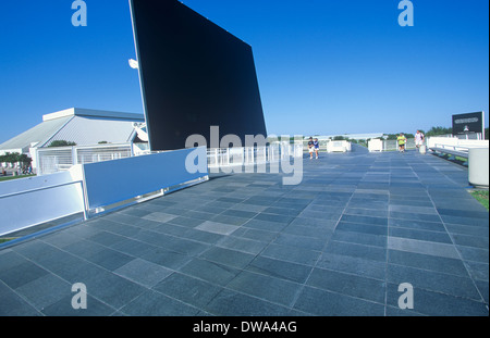 Gli astronauti Memorial, un monumento agli astronauti persi durante l'esplorazione dello spazio, Kennedy Space Center, Florida, Stati Uniti d'America. Foto Stock