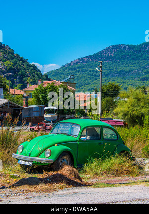 Abbandonata " Volkswagen Beetle' VW 1302. Dalyan , la Turchia. Foto Stock