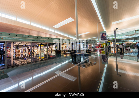 Duty free dell'aeroporto di Barcellona Foto Stock