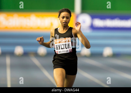 Cheriece HYLTON 60 M donne riscaldare 5 Sainsbury's British Indoor Athletics Championships, Inglese Istituto di Sport di Sheffield UK. Foto Stock