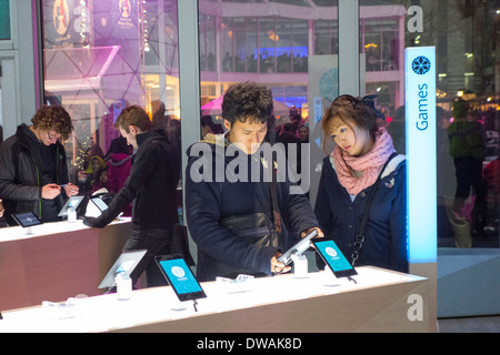 Google New York inverno wonderlab shop in Bryant Park New York Foto Stock