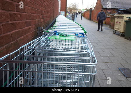 Asda carrelli della spesa regno unito Foto Stock