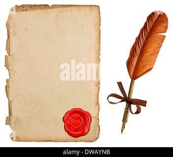 Antiquariato del foglio di carta e inchiostro vintage penna isolati su sfondo bianco. retrò accessori della scrittura di lettere d'amore. Foto Stock